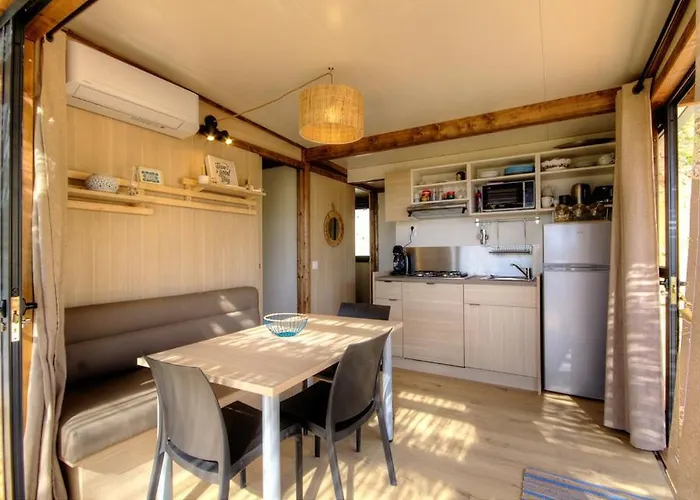 U Pinu Venaco (Corsica)